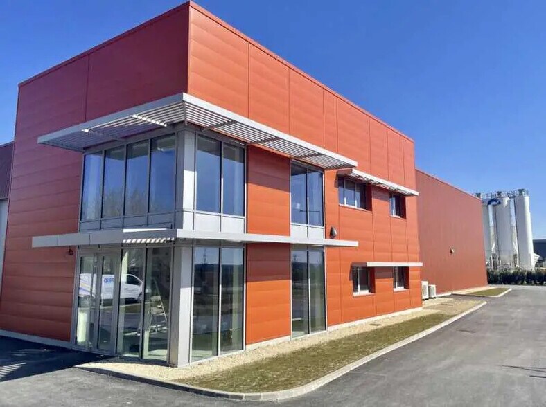 Flex in Allonne for lease - Building Photo - Image 1 of 11