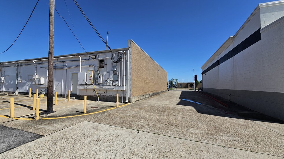 3305 Palmer Hwy, Texas City, TX for lease - Building Photo - Image 3 of 4