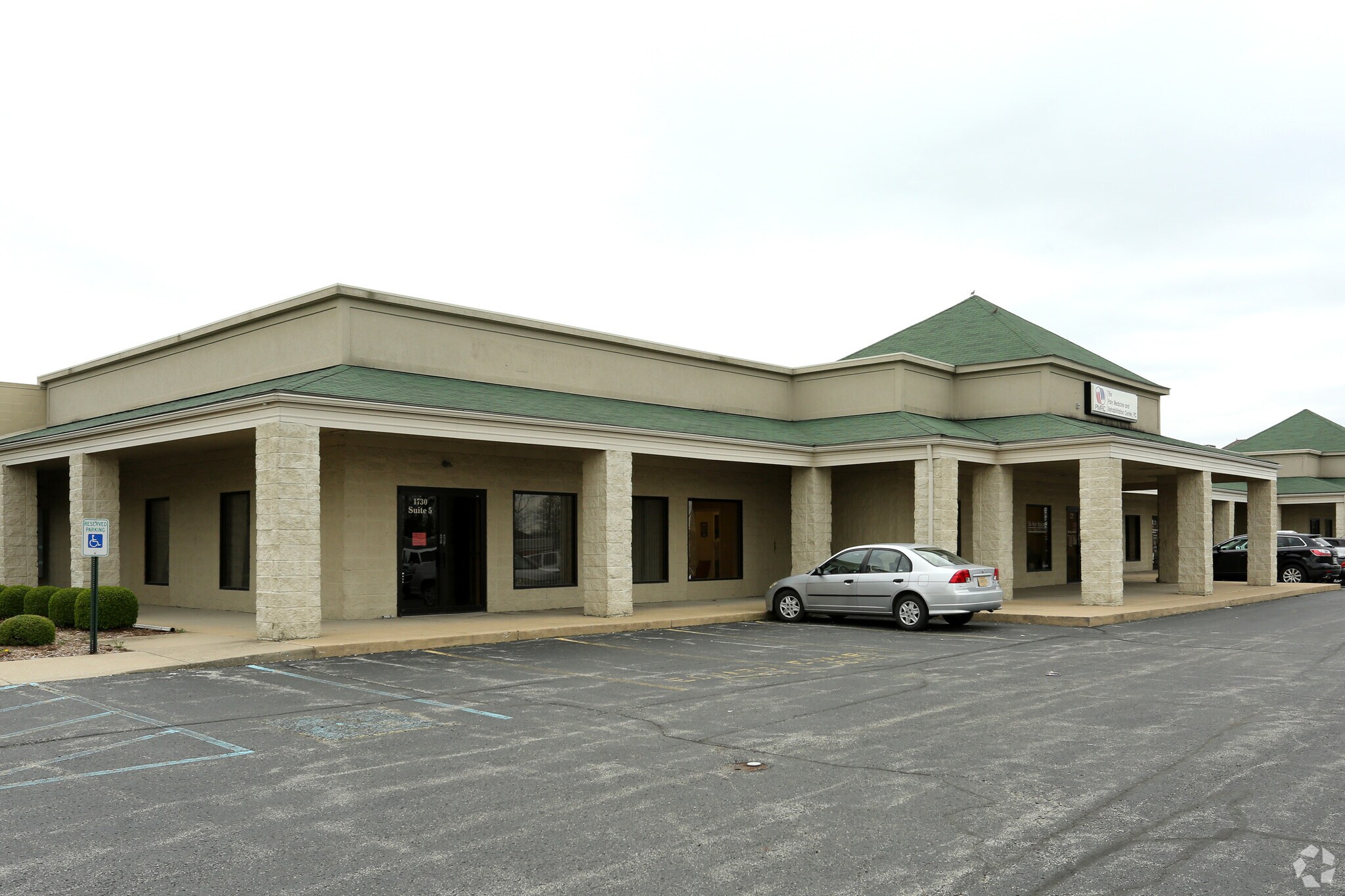 1712-1740 Williamsburg Dr, Jeffersonville, IN for sale Primary Photo- Image 1 of 1