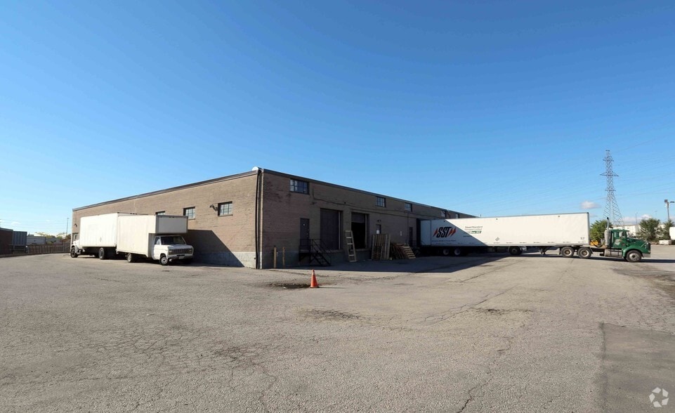 17 Canso Rd, Toronto, ON for lease - Building Photo - Image 2 of 2