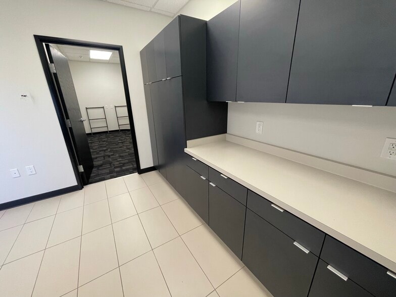 2700 Farmington Ave, Farmington, NM for sale - Building Photo - Image 3 of 54