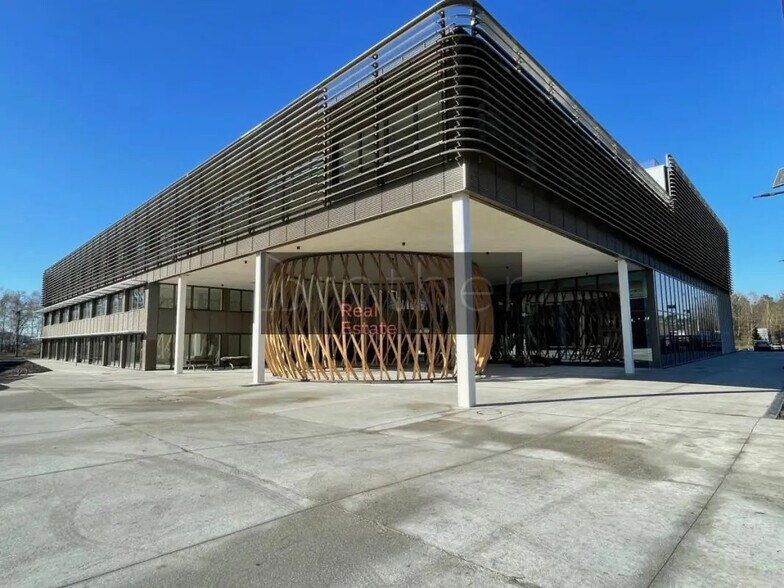 Office in Mérignac for lease - Building Photo - Image 1 of 7