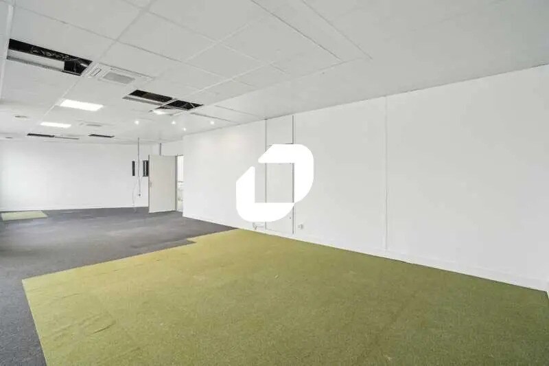 Office in Villepinte for sale Interior Photo- Image 1 of 26