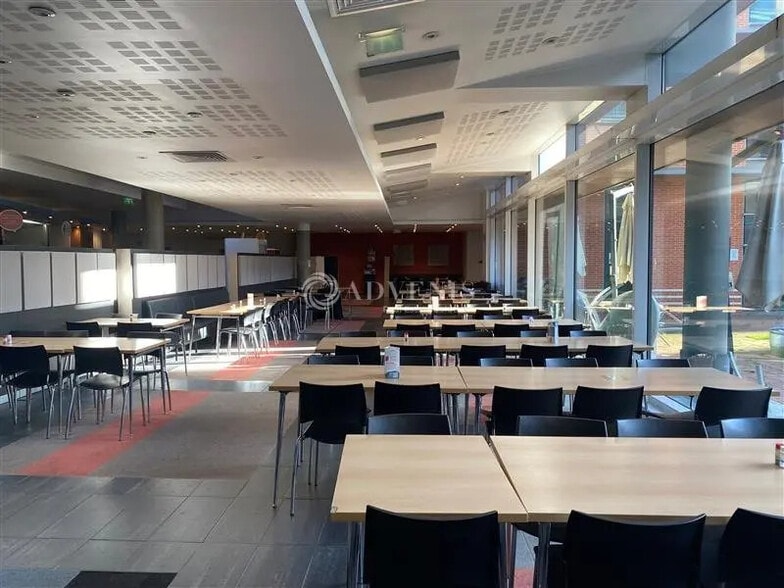 Office in Ivry-sur-Seine for lease - Building Photo - Image 3 of 9