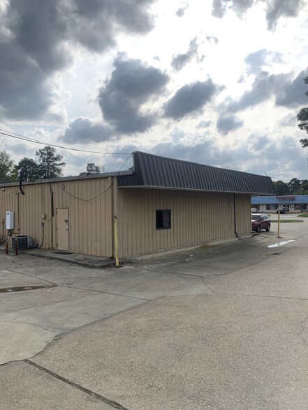 7005 Pines Rd, Shreveport, LA for lease - Building Photo - Image 2 of 7