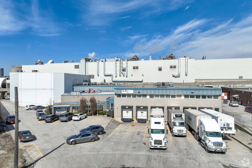 12 Golden Gate Crt, Toronto, ON for sale - Primary Photo - Image 1 of 1