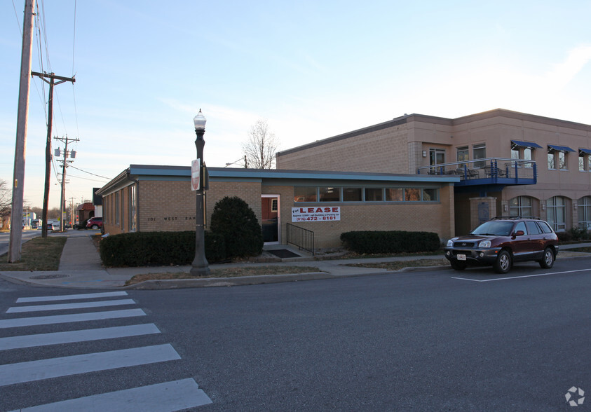 101 W Kansas St, Liberty, MO for sale - Building Photo - Image 2 of 11