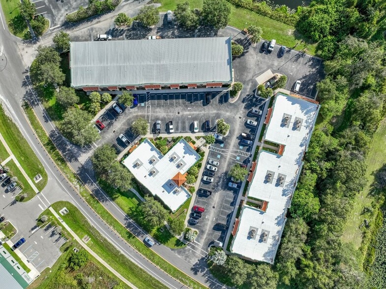 1151-1183 Sarasota Center Blvd, Sarasota, FL for lease - Building Photo - Image 2 of 13