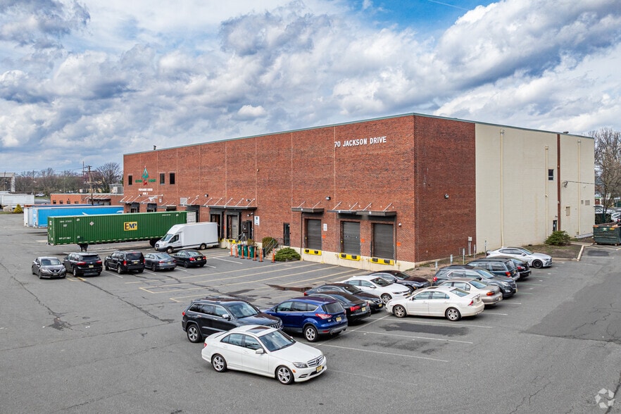 70 Jackson Dr, Cranford, NJ for lease - Building Photo - Image 2 of 17