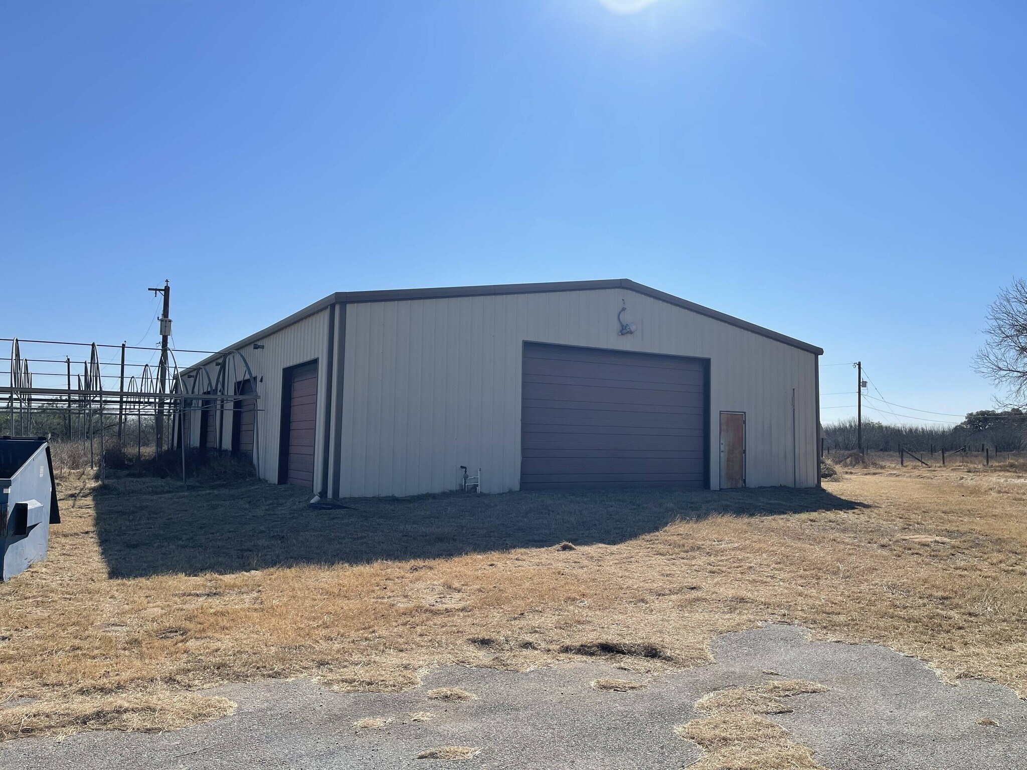 7698 S Loop 1604 E, Elmendorf, TX 78112 Office for Sale