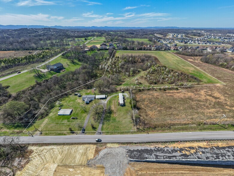 930 Waldron Rd, La Vergne, TN for sale - Primary Photo - Image 1 of 14