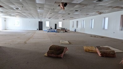 1088 Boston Post Rd, West Haven, CT for lease Interior Photo- Image 1 of 4