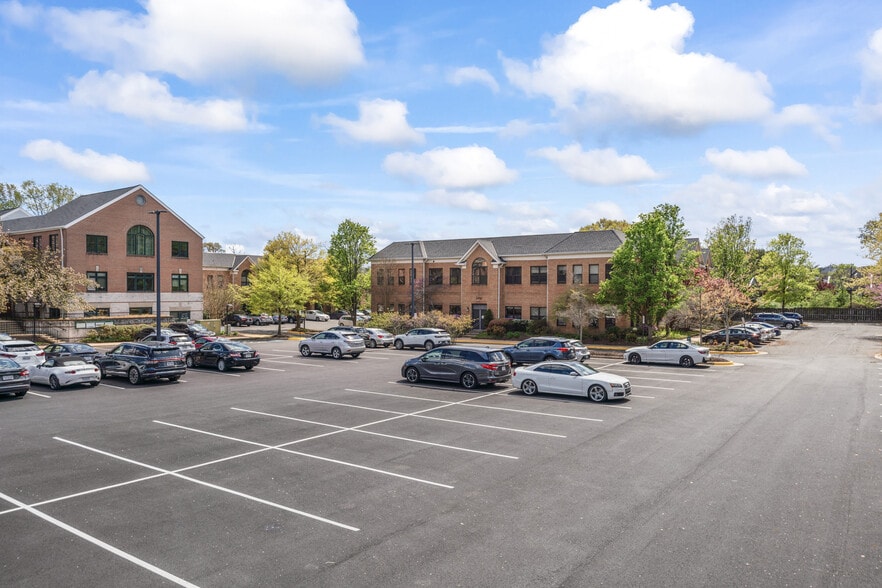 6400 Grovedale Dr, Franconia, VA for sale - Building Photo - Image 2 of 10