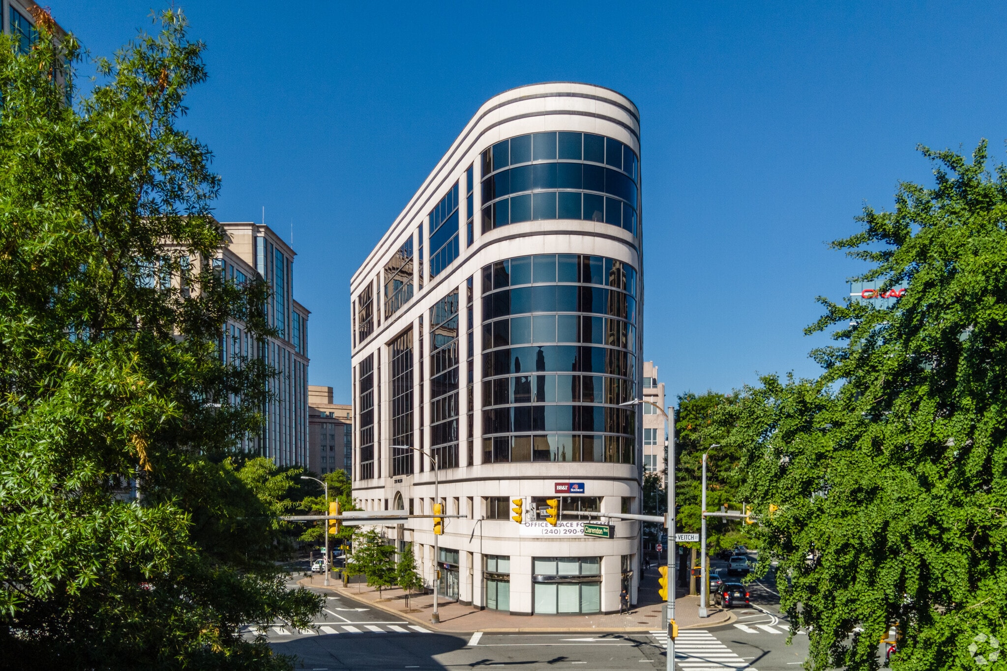 2200 Wilson Blvd, Arlington, VA 22201 One Courthouse Metro