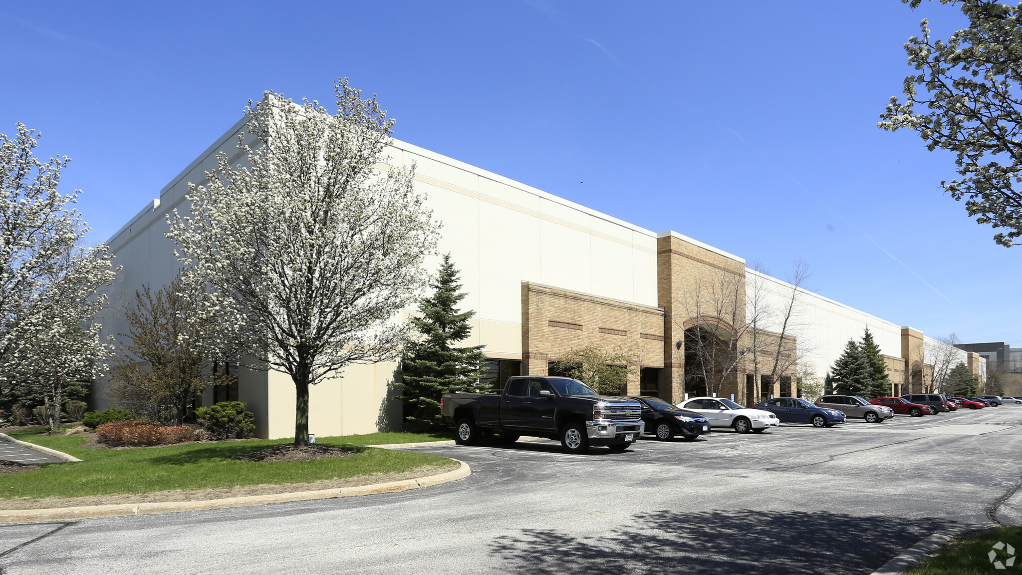 7905 Cochran Rd, Solon, OH for lease Primary Photo- Image 1 of 16