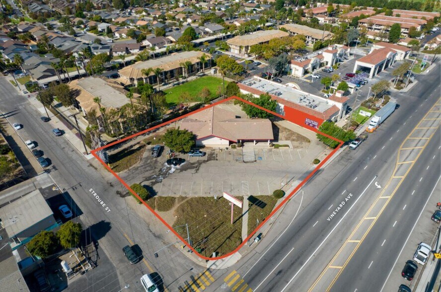 2805 Vineyard Ave, Oxnard, CA for lease - Building Photo - Image 1 of 19
