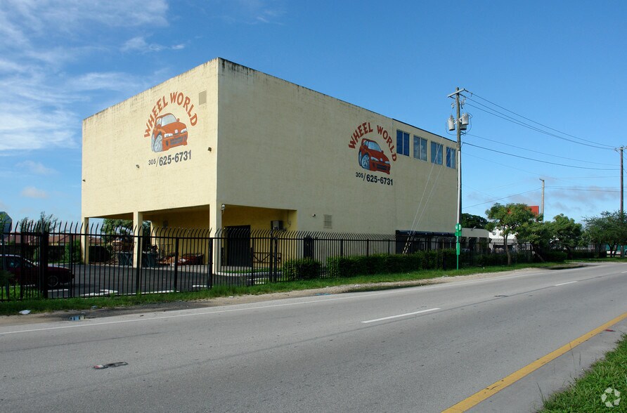 4690 NW 167th St, Opa Locka, FL for lease - Primary Photo - Image 1 of 2