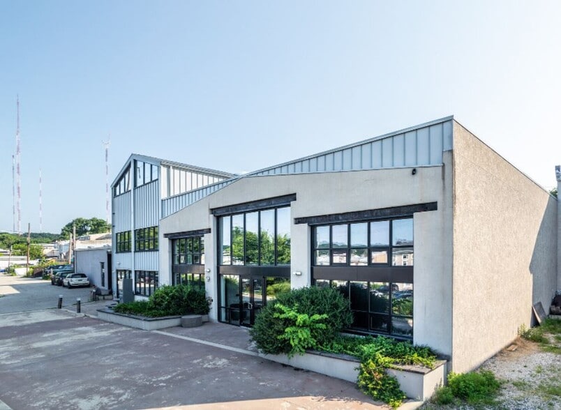 Manayaunk Portfolio portfolio of 2 properties for sale on LoopNet.com - Primary Photo - Image 1 of 79