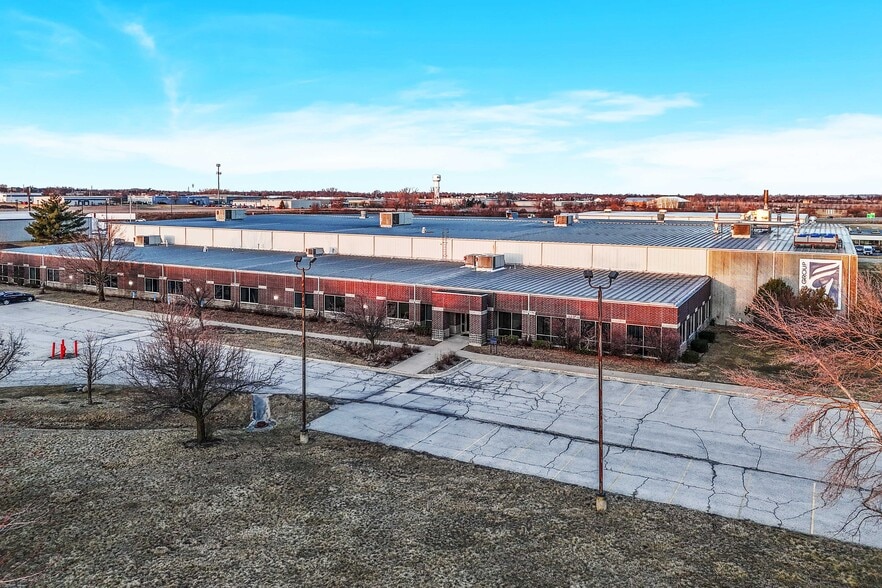 1250 N Center Point Rd, Hiawatha, IA for sale - Building Photo - Image 1 of 1