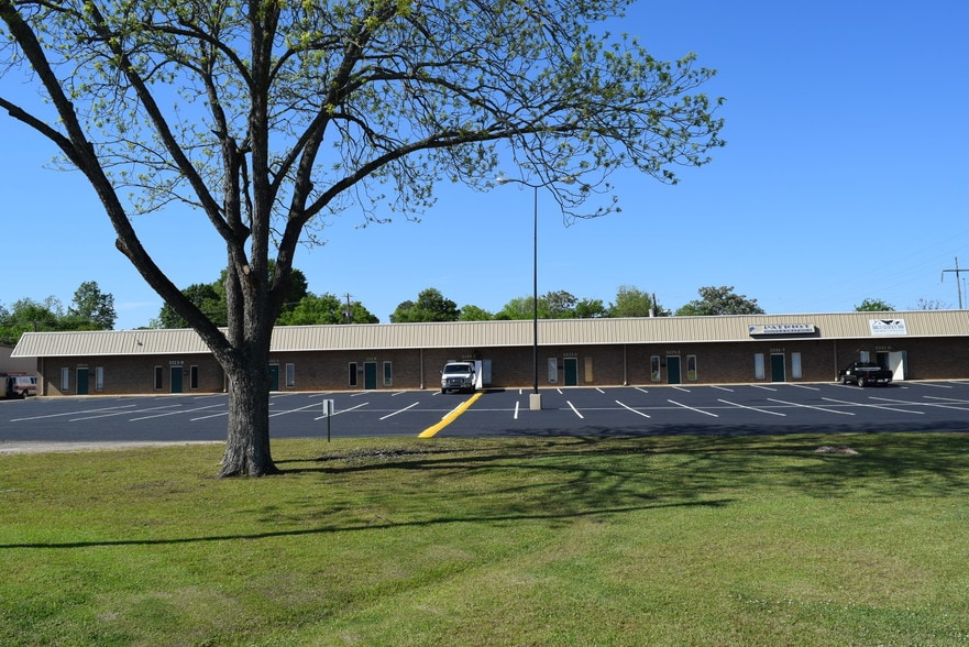 5323-5325 Wares Ferry Rd, Montgomery, AL for sale - Building Photo - Image 2 of 2