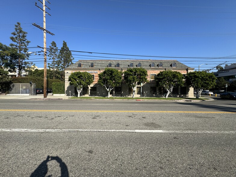 1554 S Sepulveda Blvd, Los Angeles, CA for lease - Building Photo - Image 2 of 9