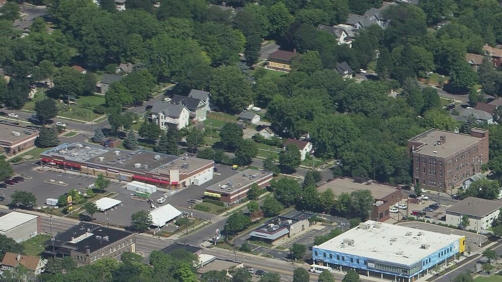 906-916 W Broadway Ave, Minneapolis, MN for sale - Aerial Video - Image 2 of 5