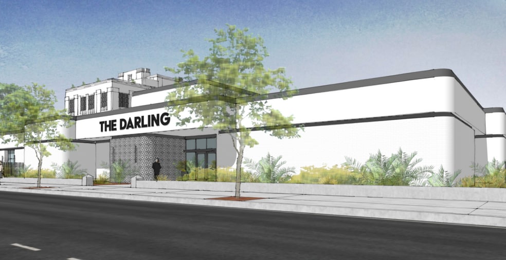 100 E Center Ave, Visalia, CA for lease - Building Photo - Image 1 of 5