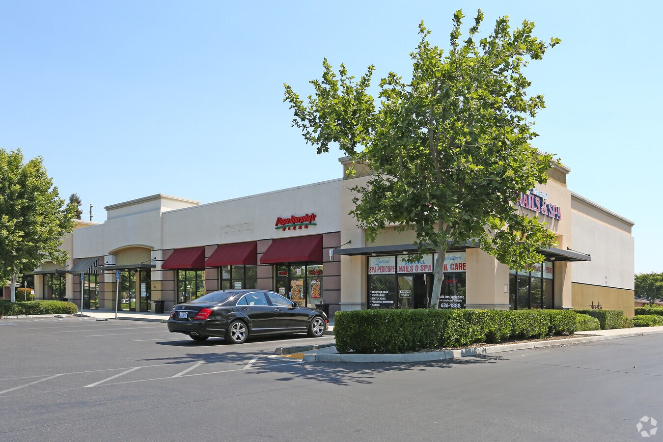 3833 W Caldwell Ave, Visalia, CA 93277