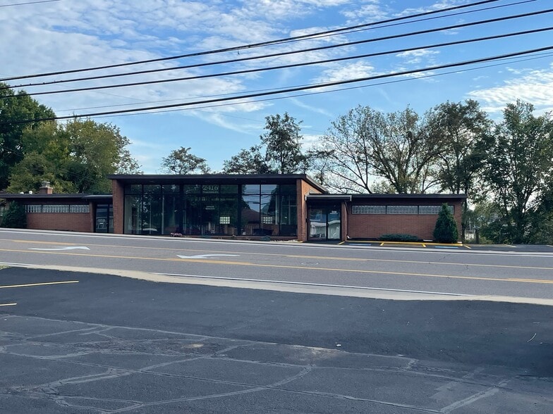 2416 Pennsylvania Ave, Weirton, WV for lease - Building Photo - Image 2 of 32