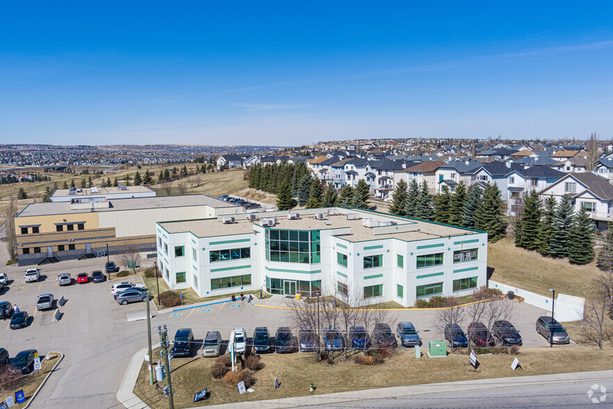 200 Country Hills Land NW, Calgary, AB for sale - Aerial - Image 3 of 4