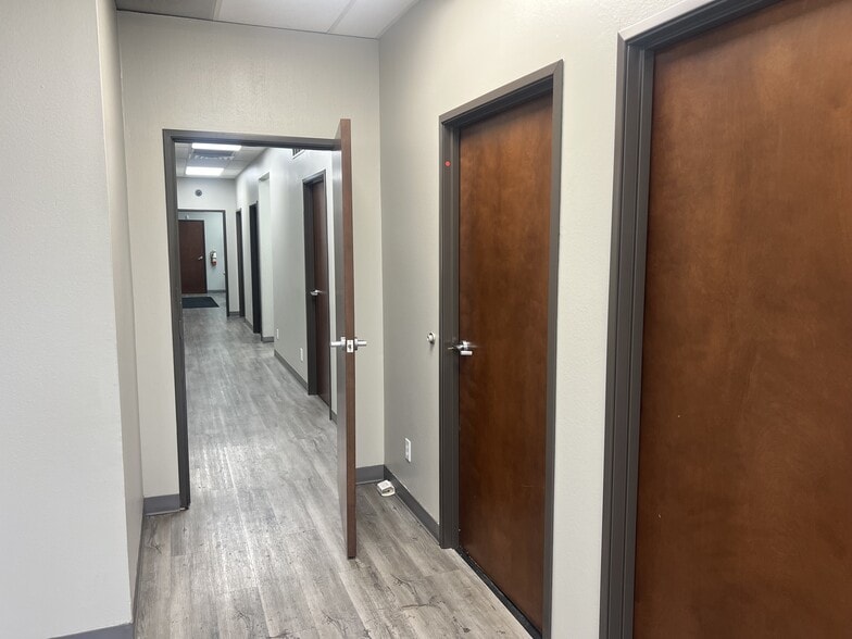 14271-14277 Welch Rd, Farmers Branch, TX for lease - Interior Photo - Image 3 of 3