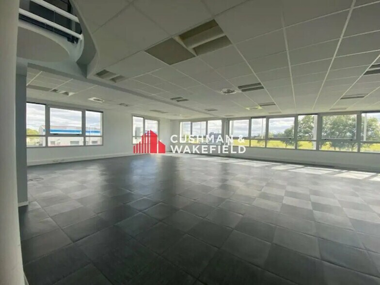 Office in Saint-Lys for sale - Interior Photo - Image 2 of 12