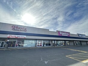 253-01 Rockaway Blvd, Rosedale, NY for lease Building Photo- Image 1 of 3