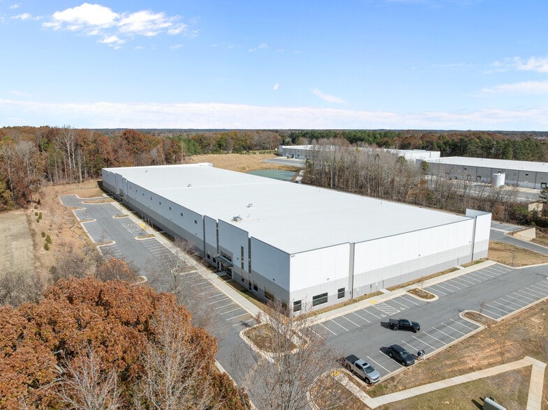 3631 McConnell Rd, Greensboro, NC for lease - Building Photo - Image 3 of 7