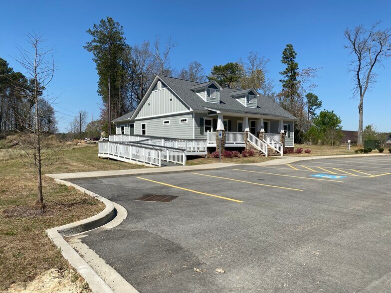 126 Snapdragon Ct, Chapin, SC for lease - Building Photo - Image 1 of 9