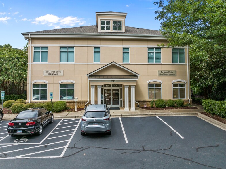 930 SE Cary Pky, Cary, NC for sale - Building Photo - Image 1 of 1