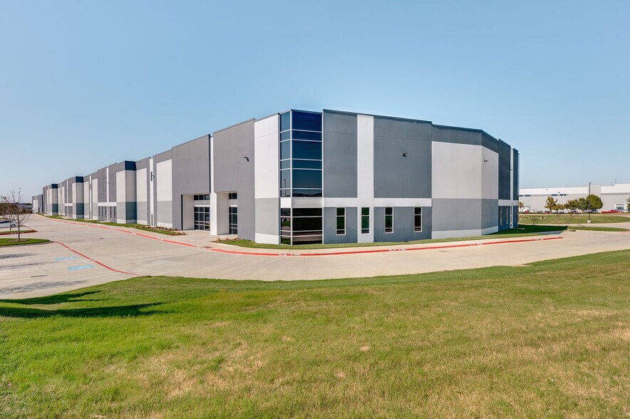 4335 W Northgate Dr, Irving, TX for lease - Building Photo - Image 1 of 6