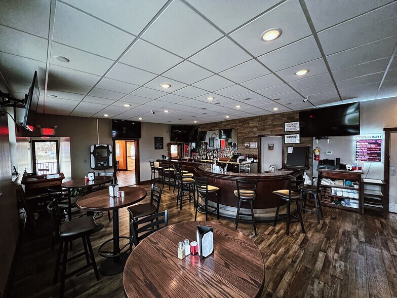 10507 Main St, North Collins, NY 14111 Josif’s Bar & Grill