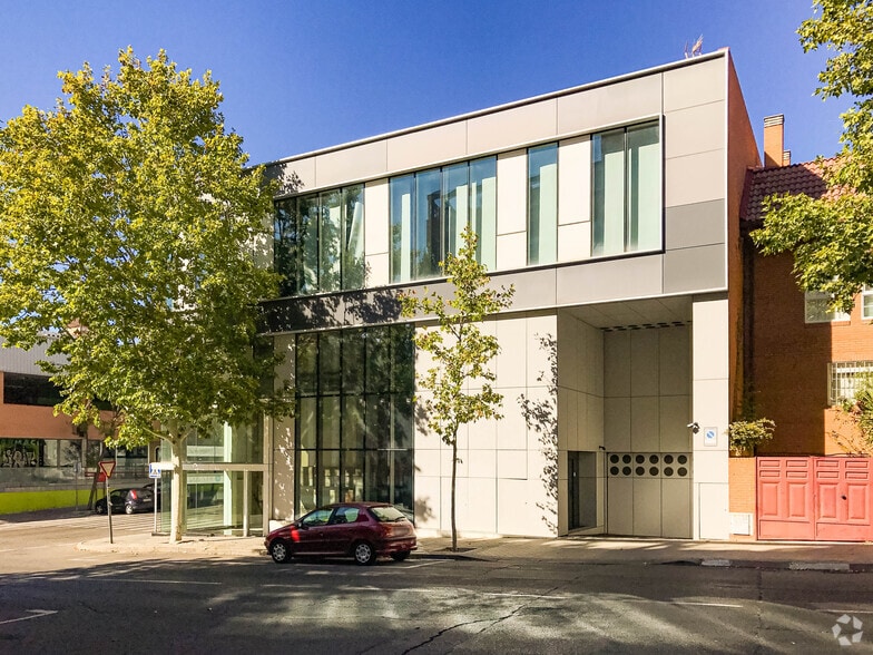 Retail in Madrid, Madrid for lease - Building Photo - Image 3 of 5