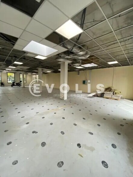 Office in Massy for lease - Building Photo - Image 2 of 12