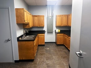 5420-5466 Beckley Rd, Battle Creek, MI for lease Building Photo- Image 2 of 3