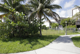 2524 Hallandale Beach Blvd, Hallandale Beach FL - Owner Financed Property