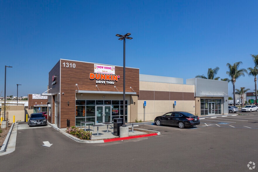1310 E Vista Way, Vista, CA for lease - Building Photo - Image 3 of 7