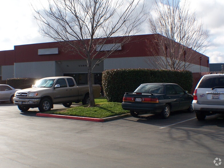 2280-2288 Sierra Meadows Dr, Rocklin, CA for lease - Primary Photo - Image 1 of 2