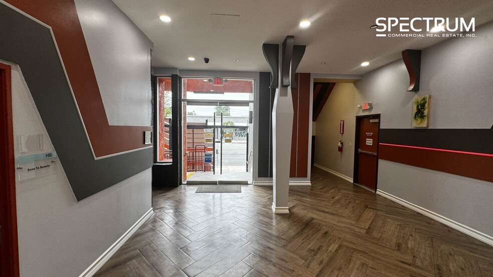 19634 Ventura Blvd, Tarzana, CA for lease - Building Photo - Image 3 of 10