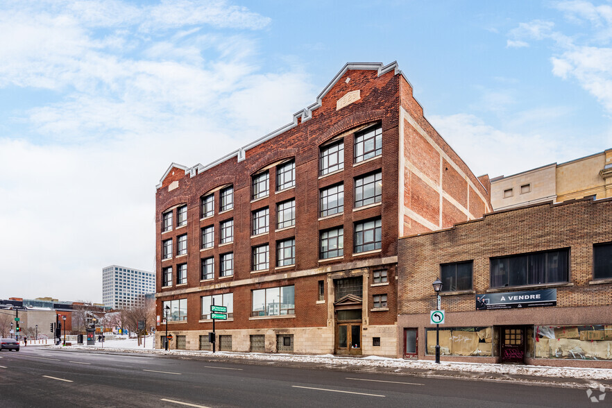 338 Rue Saint-Antoine E, Montréal, QC for lease - Building Photo - Image 2 of 6