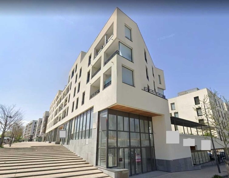 Office in Sathonay-Camp for lease - Building Photo - Image 2 of 6