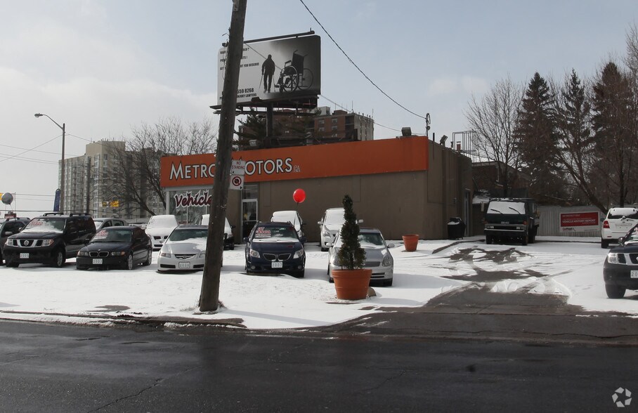 2310 Sheppard Ave W, Toronto, ON for sale - Building Photo - Image 2 of 5