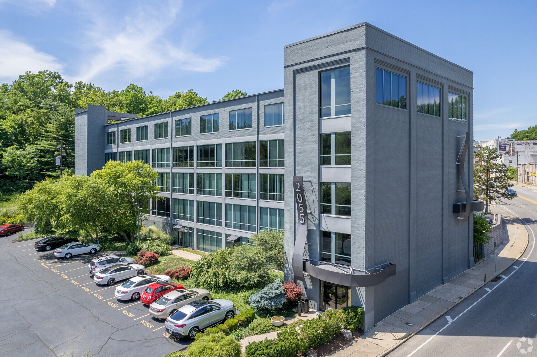 2055 Reading Rd, Cincinnati, OH for lease Primary Photo- Image 1 of 31