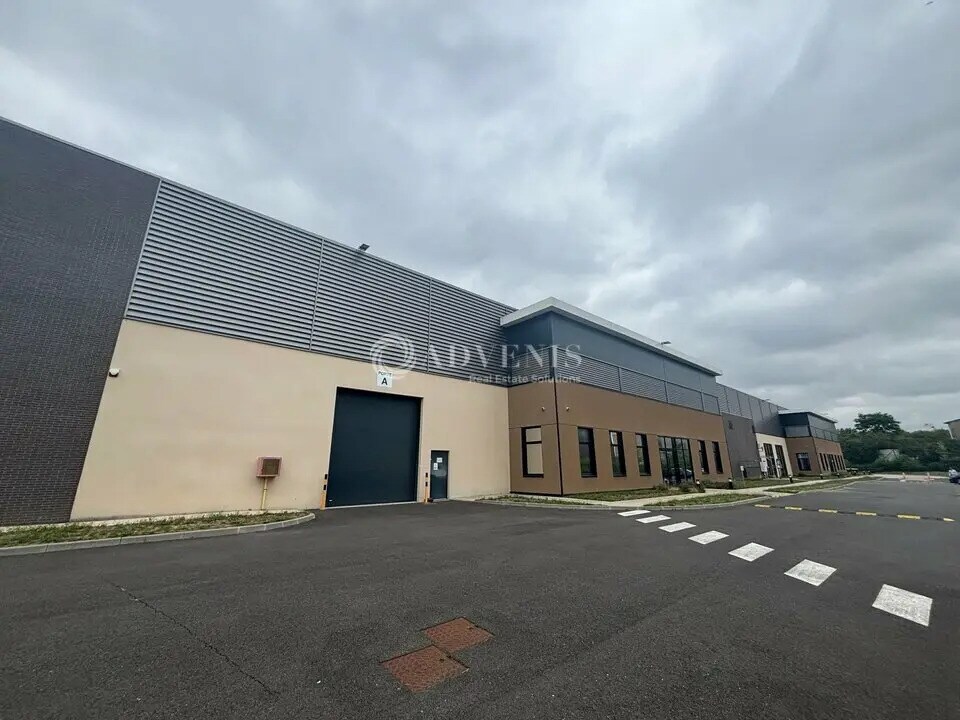 Flex in Sucy-en-Brie for lease Building Photo- Image 1 of 10